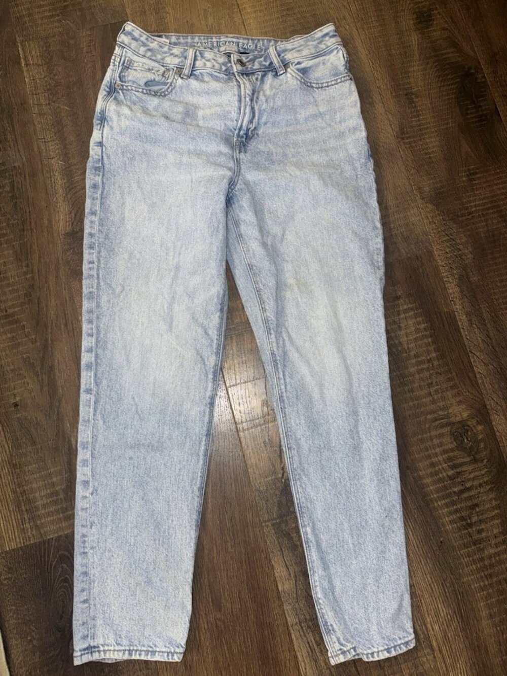 American Eagle Women’s Size 8 Strigid Mom Jean Light Wash